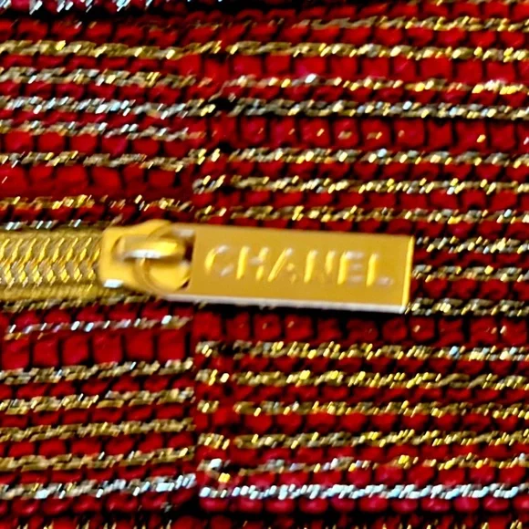 CHANEL NEW RED COSMETIC BAG with added unbranded CROSSBODY STRAP♥️FREE SHIPPING - Picture 3 of 9